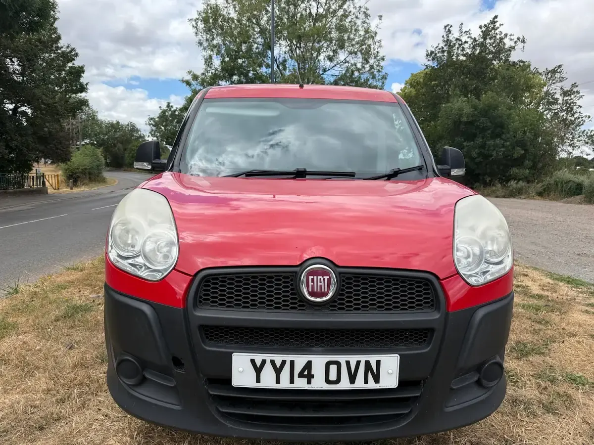 Used Fiat Doblò Active 105 HP (77 kW) 2014 Red MPV