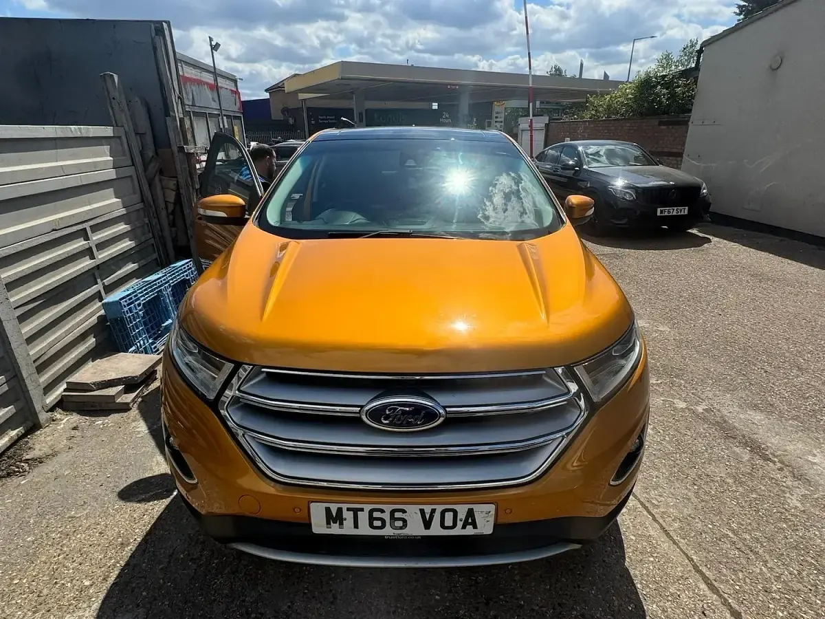 Used Ford Edge Titanium 210 HP (154 kW) 2016 Orange SUV