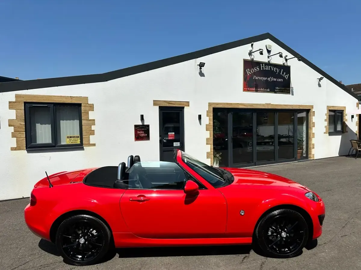 Used Mazda MX5 Inclusive 160 HP (117 kW) 2011 Red Cabriolet