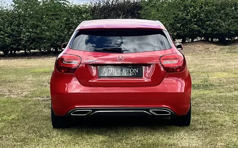 Used Mercedes A180 Executive 109 HP (80 kW) 2016 Red Hatchback