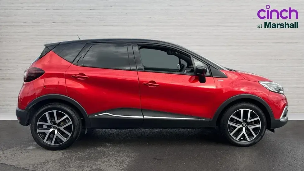Used Renault Captur Version S 150 HP (110 kW) 2019 Red/black SUV
