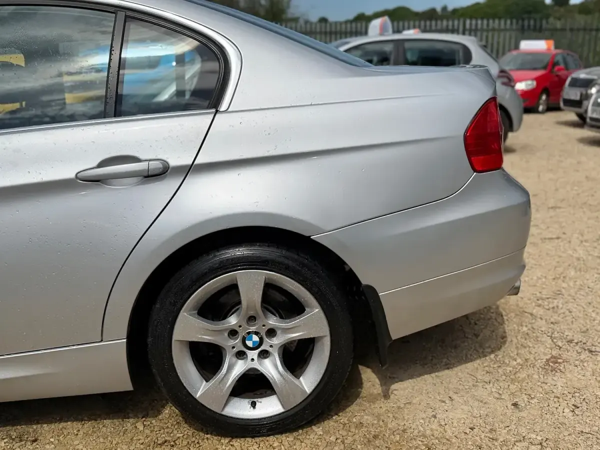 Used BMW 320 Exclusive 2011 Silver Sedan