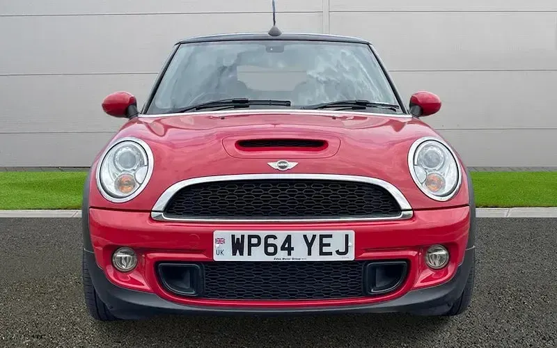 Usado Mini Cooper S Cabriolet 184 HP (135 kW) 2014 Vermelho Cabrios