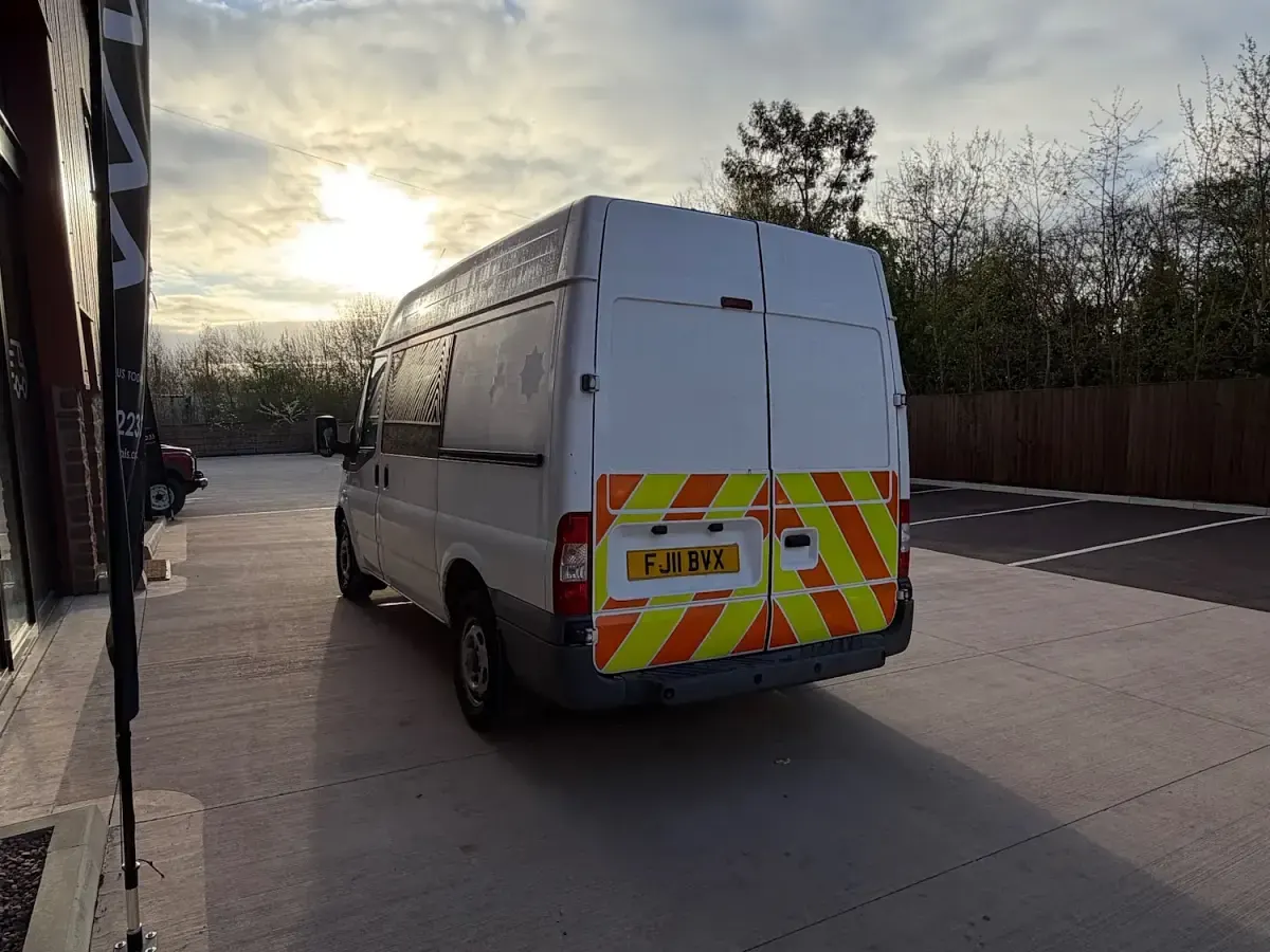 Used Ford Transit 115 HP (84 kW) 2011 White Van