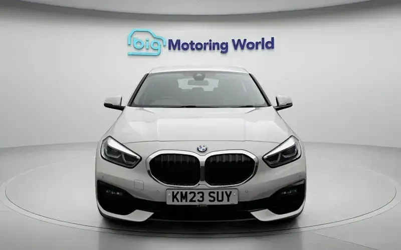 Used BMW 118 Sport Line 136 HP (100 kW) 2023 White Hatchback