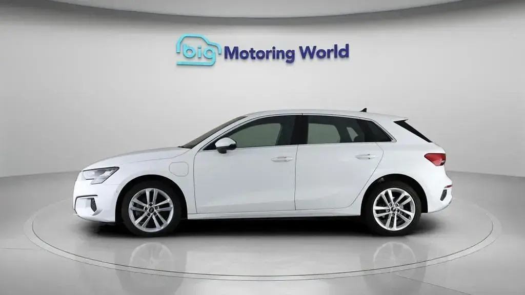 Used Audi A3 Sportback Sport 204 HP (150 kW) 2024 White Hatchback