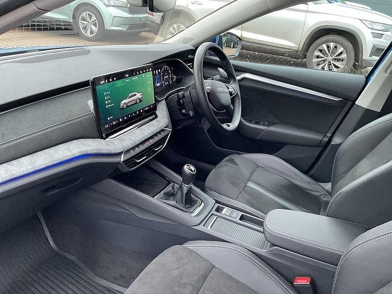 Used Skoda Octavia SE L 85 HP (62 kW) 2025 Race blue metallic Hatchback