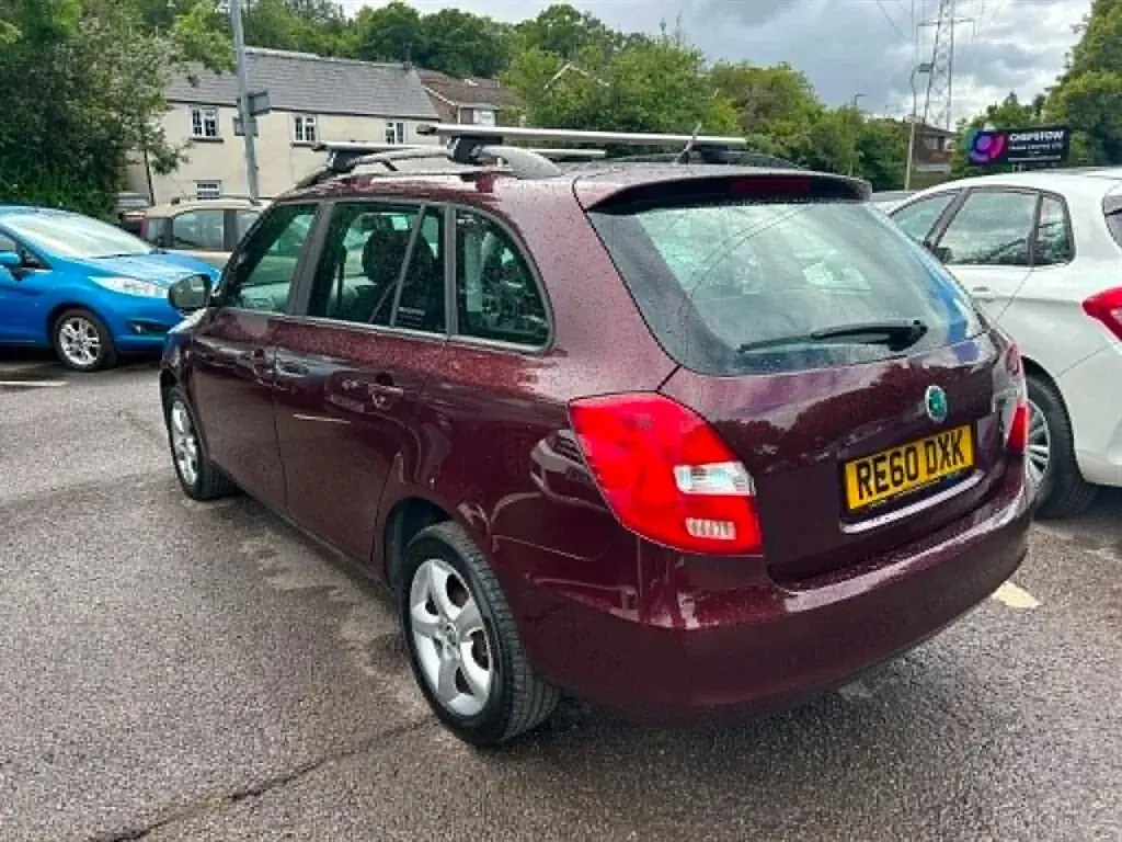 Used Skoda Fabia SE 105 HP (77 kW) 2010 Maroon Estate