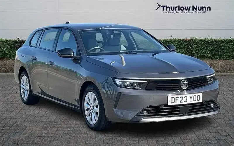 Used Vauxhall Astra Design Edition 131 HP (96 kW) 2025 Estate