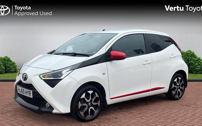 Used Toyota Aygo Trend 72 HP (52 kW) 2019 White Hatchback