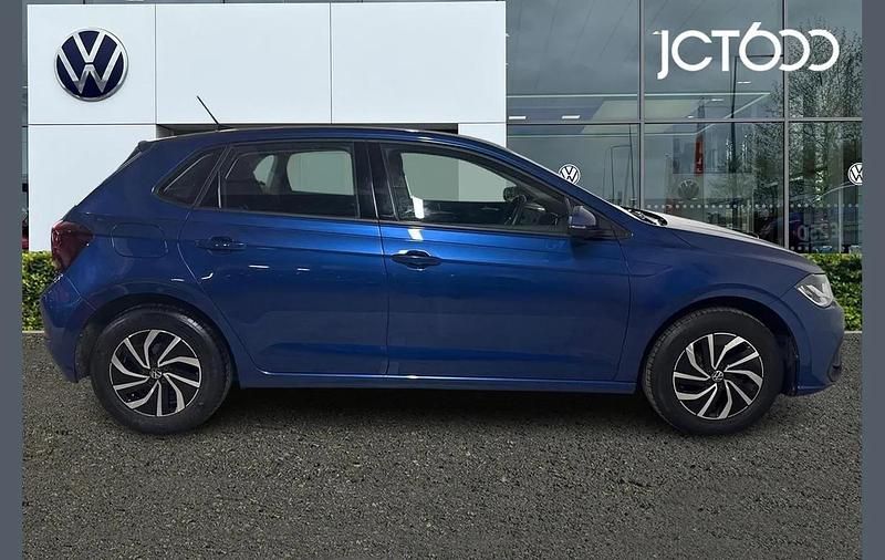 Used VW Polo Life 95 HP (69 kW) 2023 Blue Hatchback