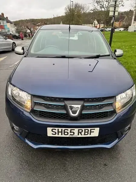 Used Dacia Sandero Lauréate 90 HP (66 kW) 2015 Blue Hatchback