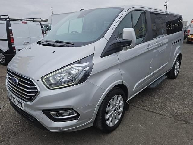 Used Ford Tourneo Titanium 130 HP (95 kW) 2022 Silver MPV