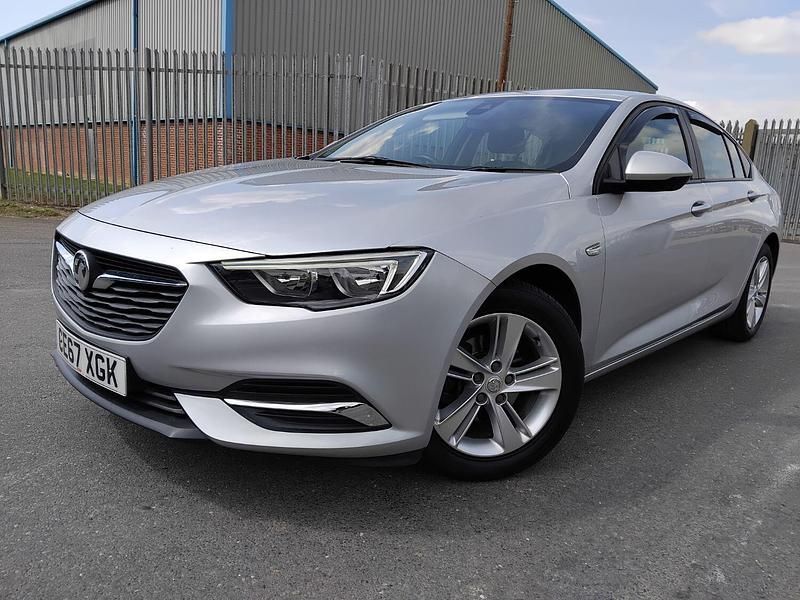 Used Vauxhall Insignia Design Edition 2017 Silver Hatchback