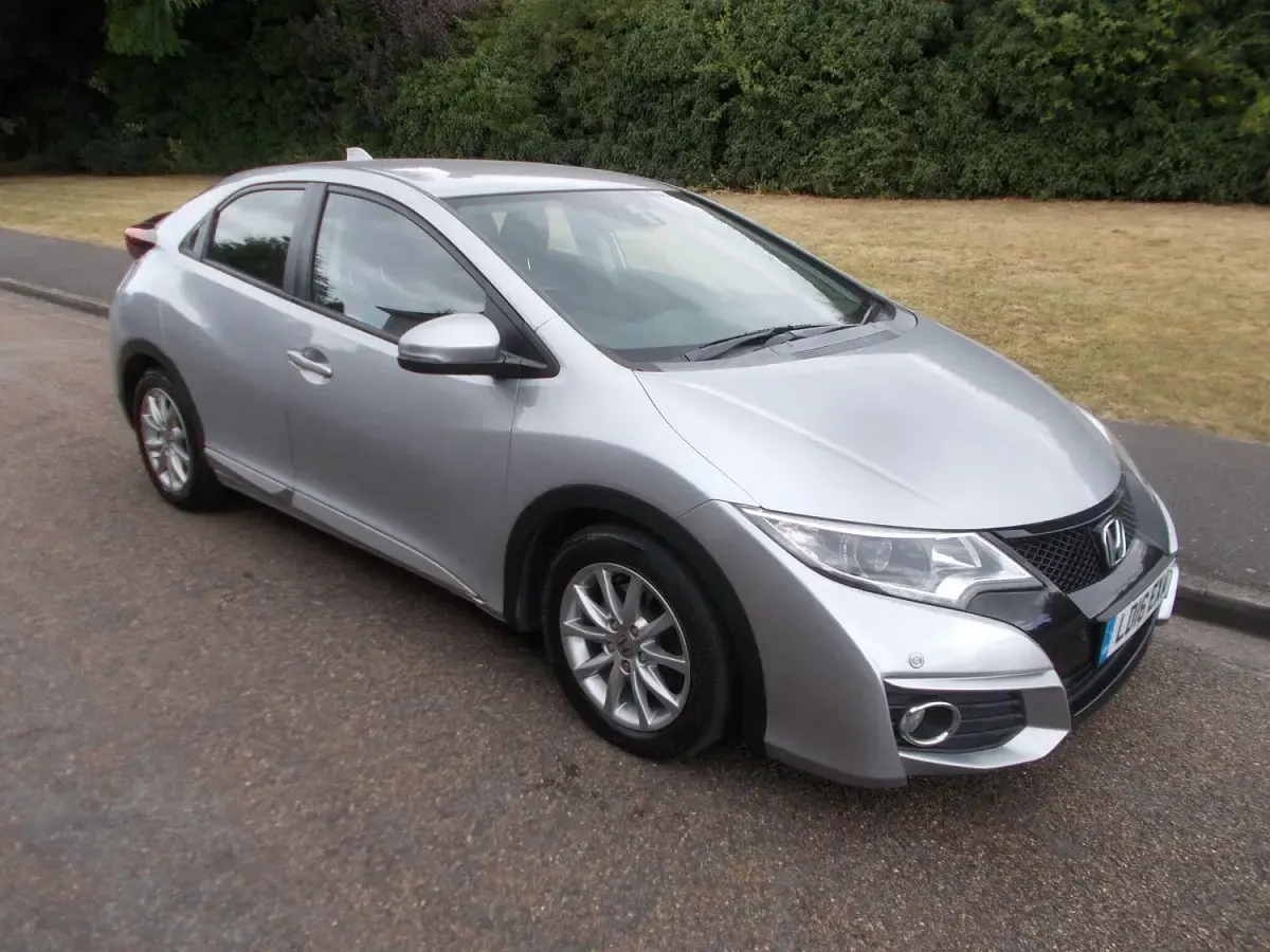 Used Honda Civic SE Plus 120 HP (88 kW) 2016 Silver Hatchback