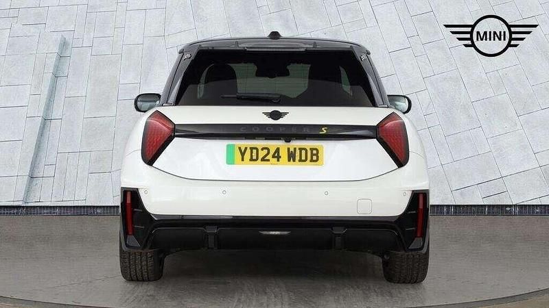 Używany Mini Cooper SE Hatch 158 kW (215 KM) 2024 Biały Hatchback