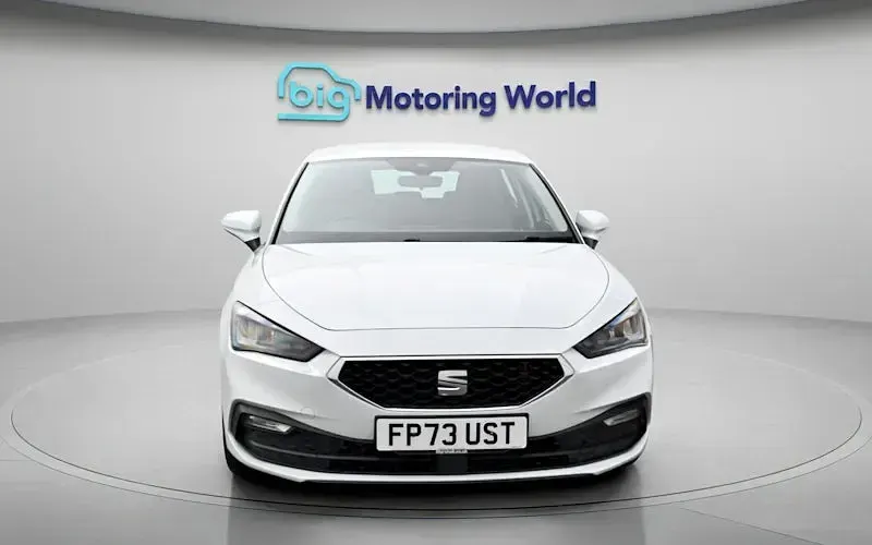 Used Seat Leon SE 110 HP (80 kW) 2023 White Hatchback
