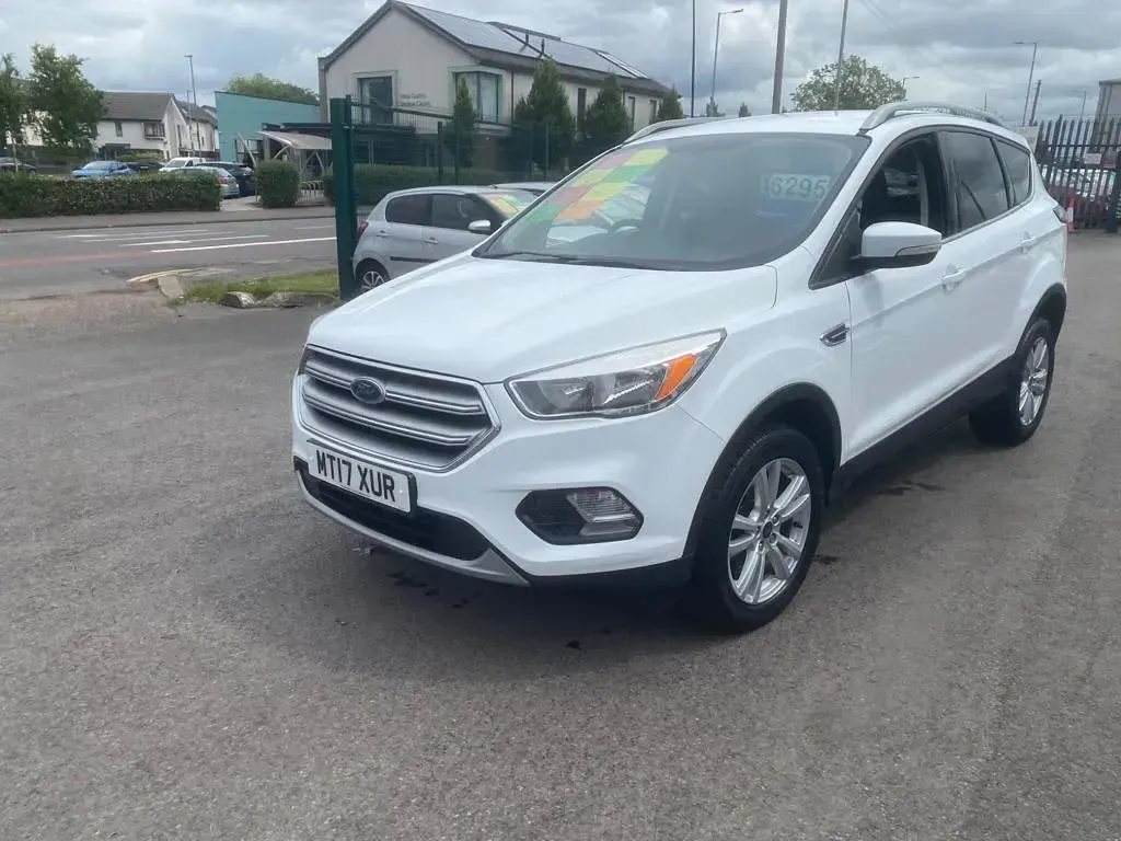 Used Ford Kuga Zetec 120 HP (88 kW) 2017 White SUV