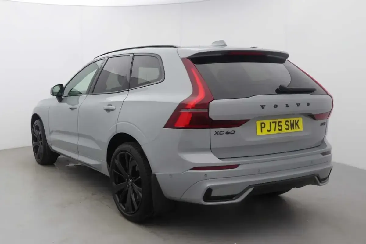 Used Volvo XC60 Plus 247 HP (181 kW) 2026 SUV