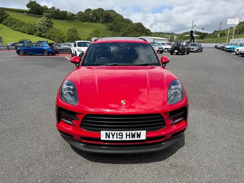 Used Porsche Macan S 354 HP (260 kW) 2019 Red SUV
