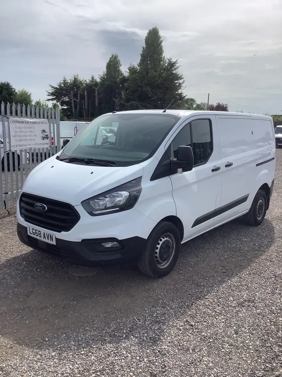 Used Ford Transit Custom 105 HP (77 kW) 2018 White Van
