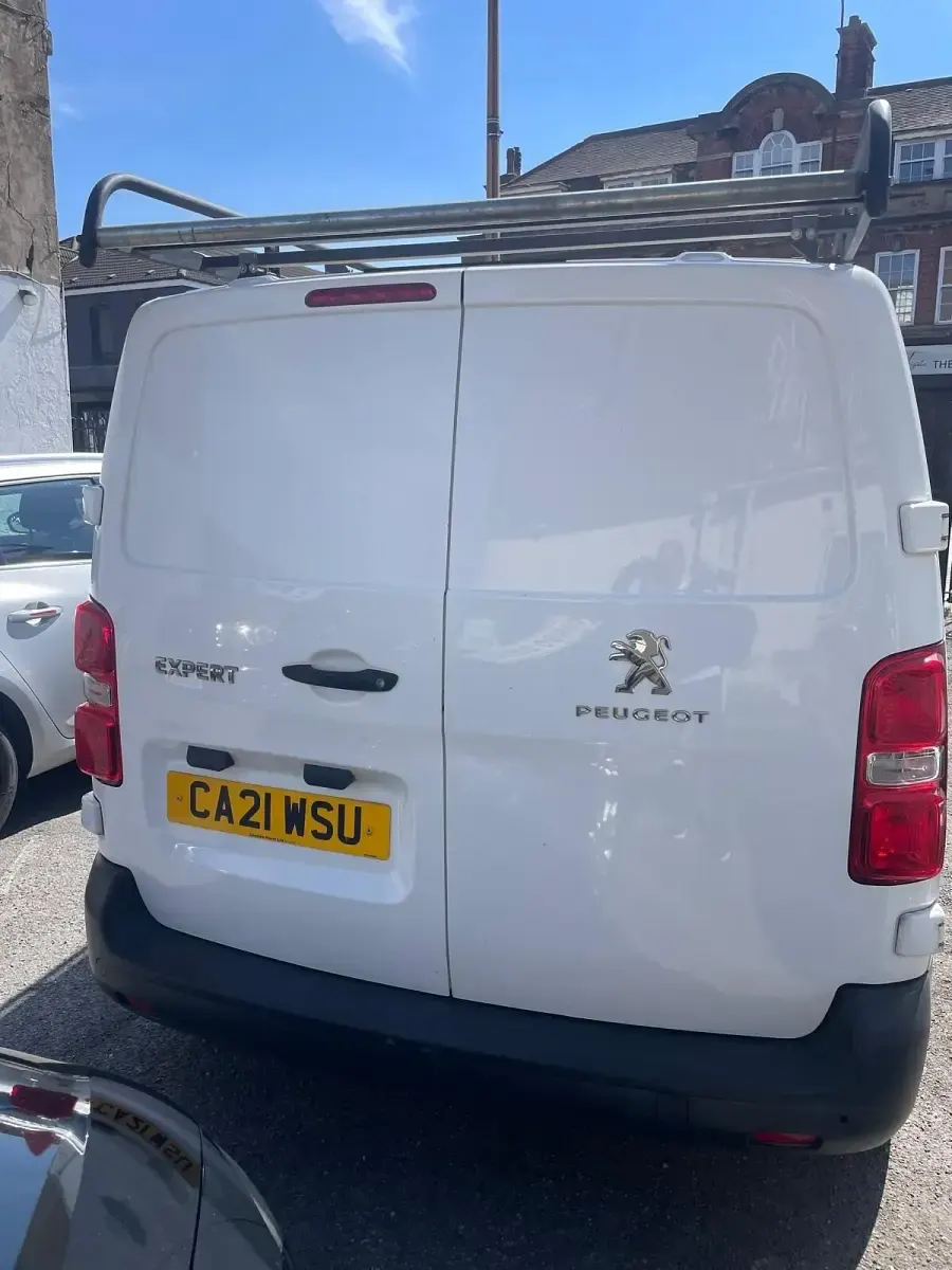 Używany Peugeot Expert 2021 Biały Van