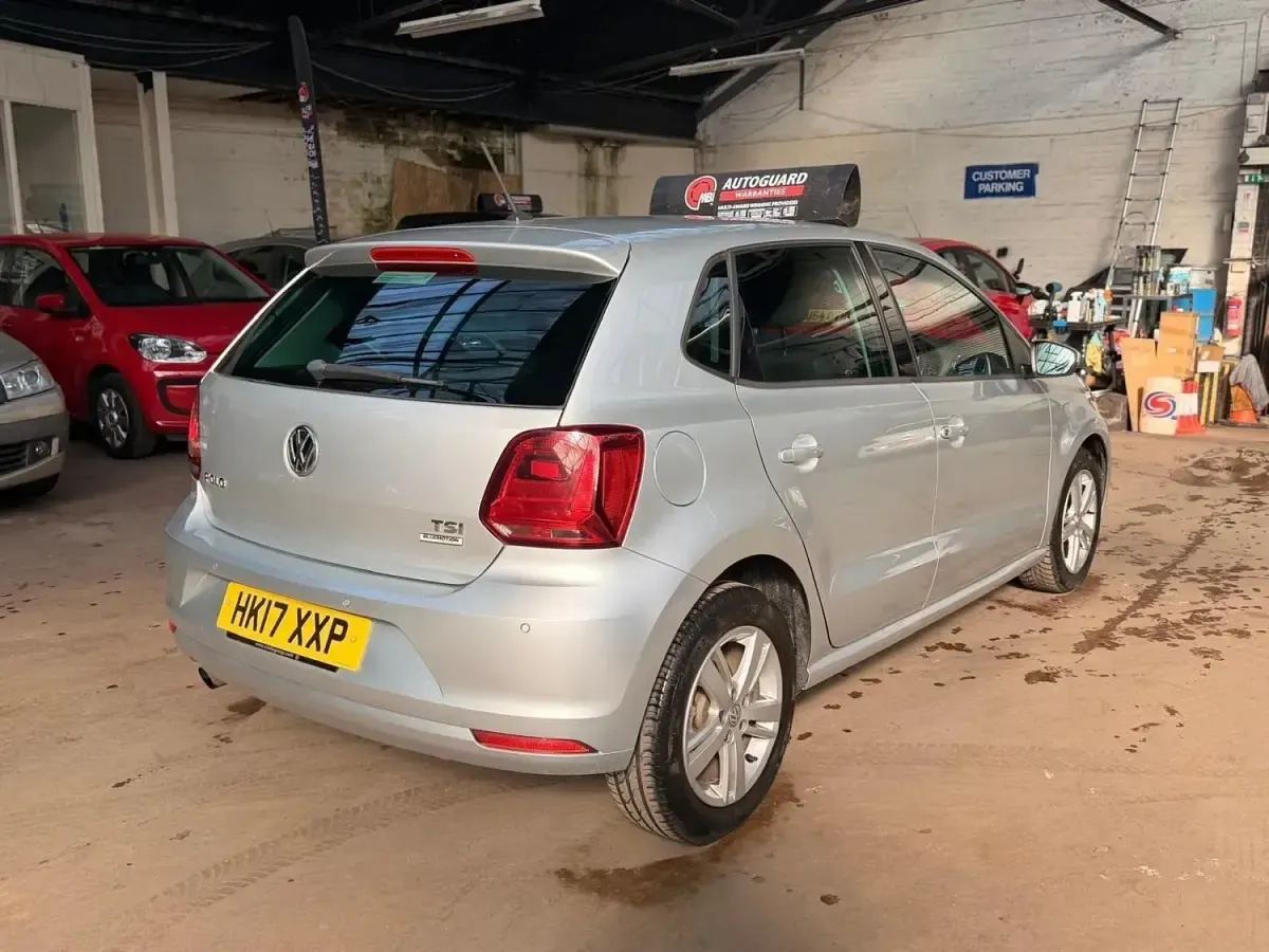 Usado VW Polo Edition 90 HP (66 kW) 2017 Prateado Citadino