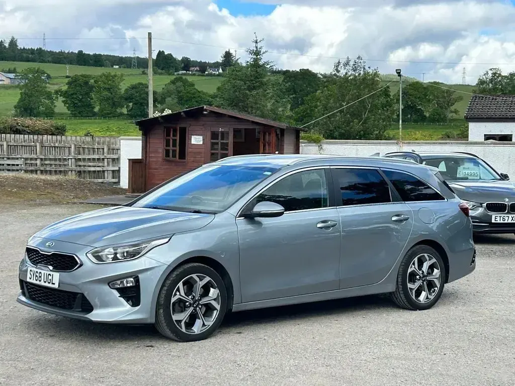 Used Kia Ceed Sportswagon 114 HP (83 kW) 2018 Silver Estate