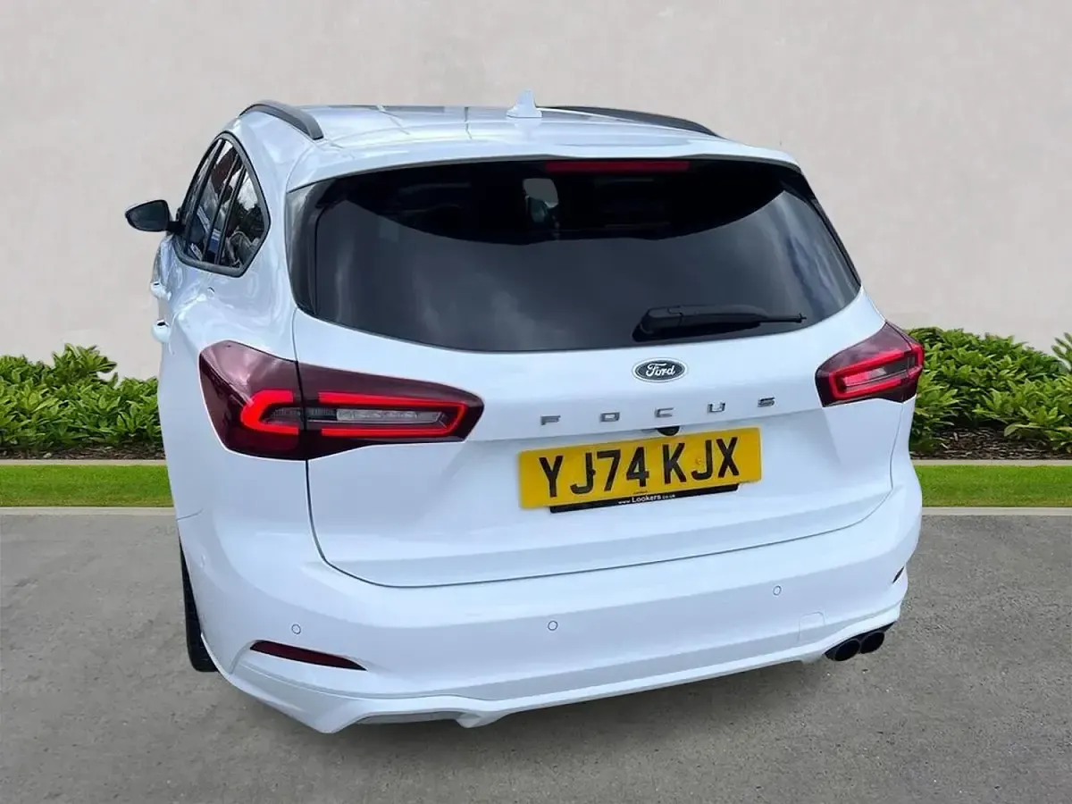 Used Ford Focus ST-Line X 2025 White Estate