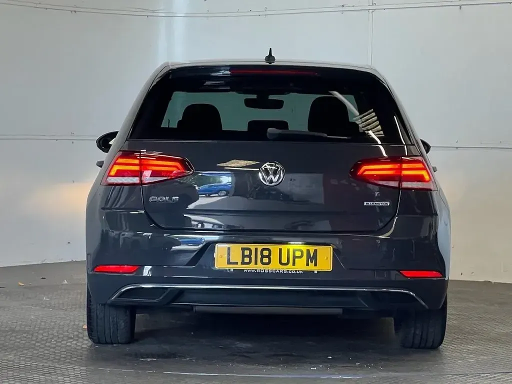 Used VW Golf VII SE 130 HP (95 kW) 2018 Grey Hatchback
