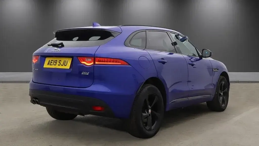 Second-hand Jaguar F-Pace R-Sport 180 CP (132 kW) 2019 Albastru SUV