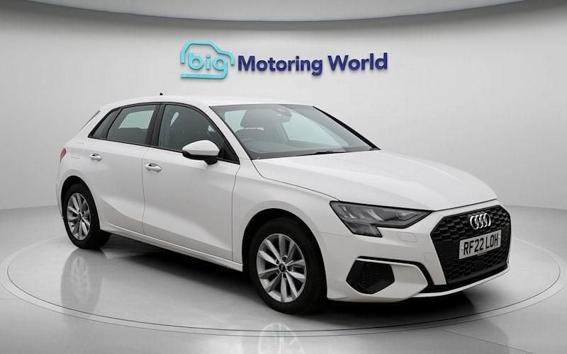 Used Audi A3 Sportback 110 HP (80 kW) 2022 White Hatchback