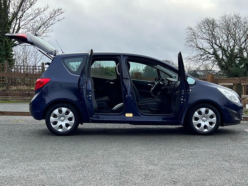 Used Vauxhall Meriva S 130 HP (95 kW) 2011 Blue MPV