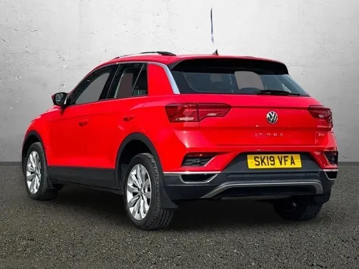 Used VW T-Roc SE 150 HP (110 kW) 2019 Red SUV