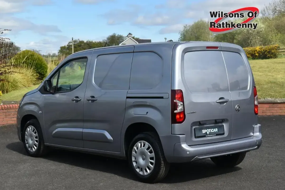 Used Vauxhall Combo S 99 HP (72 kW) 2023 Grey MPV
