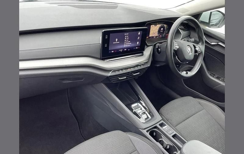 Used Skoda Octavia SE Technology 200 HP (147 kW) 2023 White Estate