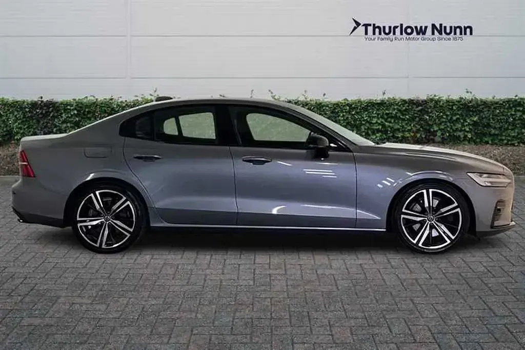 Used Volvo S60 R-Design 250 HP (183 kW) 2019 Grey Sedan