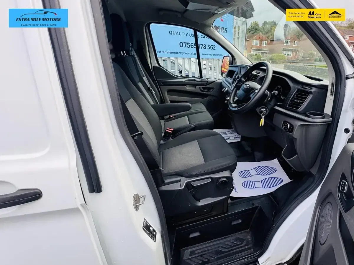 Used Ford Transit Custom S 105 HP (77 kW) 2019 White Van