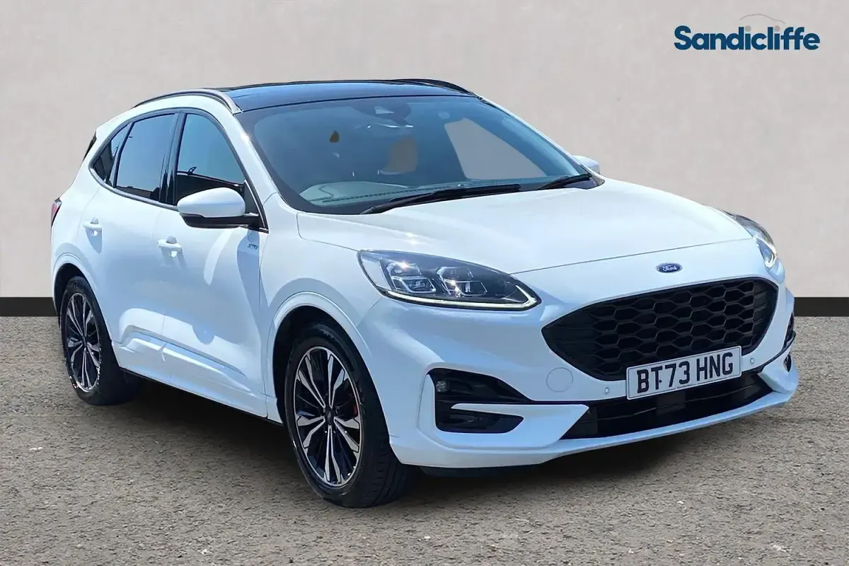 Käytetty Ford Kuga ST-Line X 190 HP (139 kW) 2023 Katumaasturi