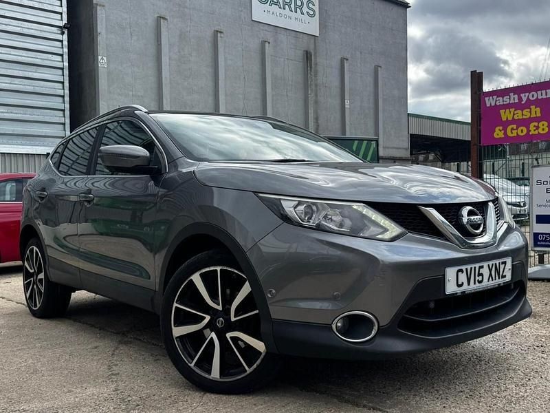 Grey Used 2015 Nissan Qashqai Tekna SUV | £3,200 - Image 1/4