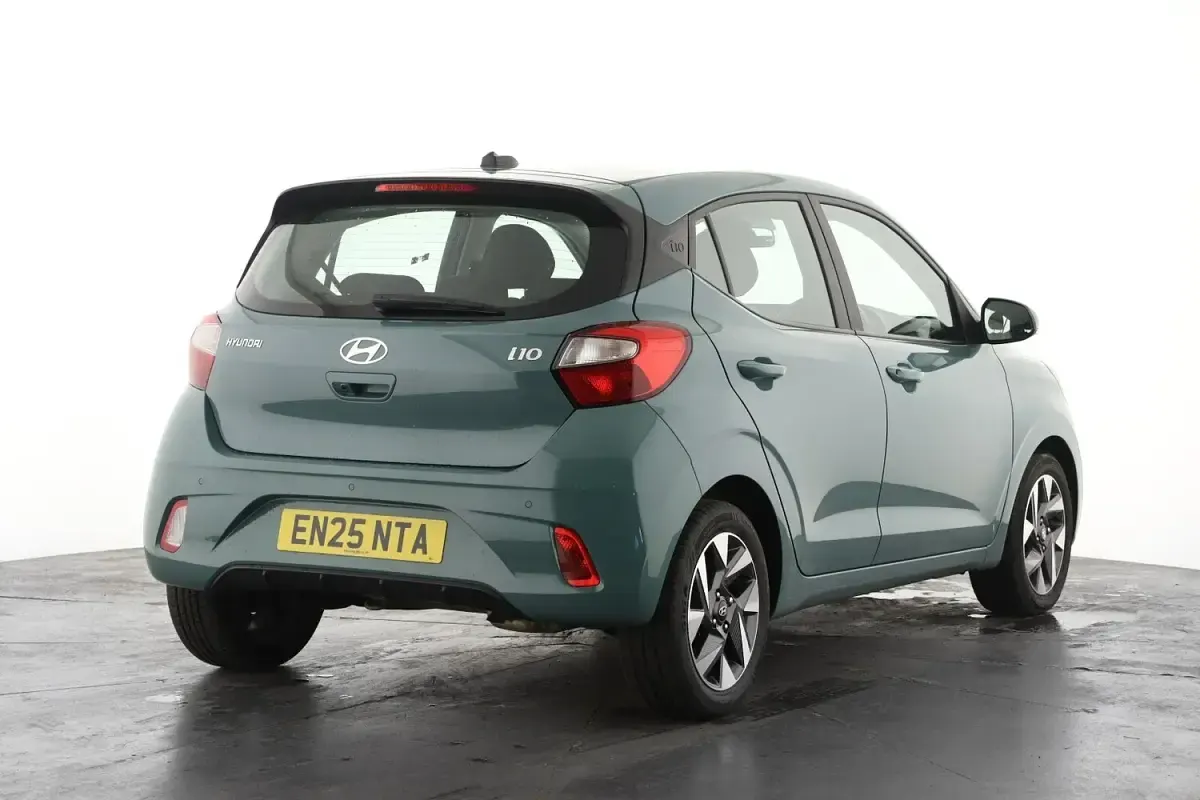 Used Hyundai i10 Advanced 2025 Green Hatchback