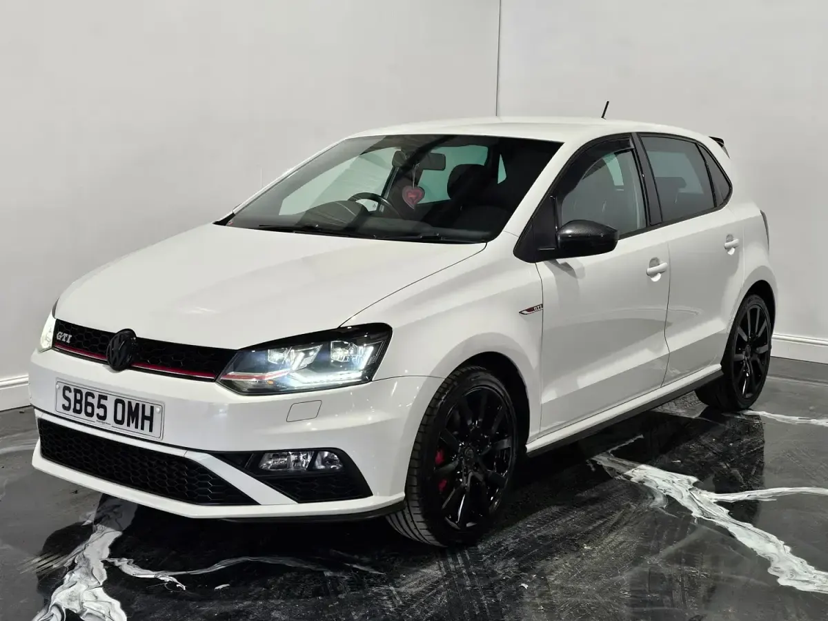 Begagnad VW Polo GTI 192 HK (141 kW) 2015 Vit Halvkombi