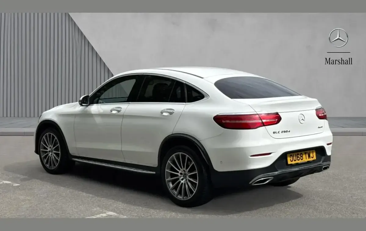 Used Mercedes GLC250 AMG Line Premium 200 HP (147 kW) 2018 White SUV