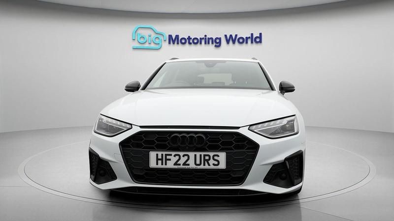 Used Audi A4 Black Edition 148 HP (108 kW) 2022 White Estate