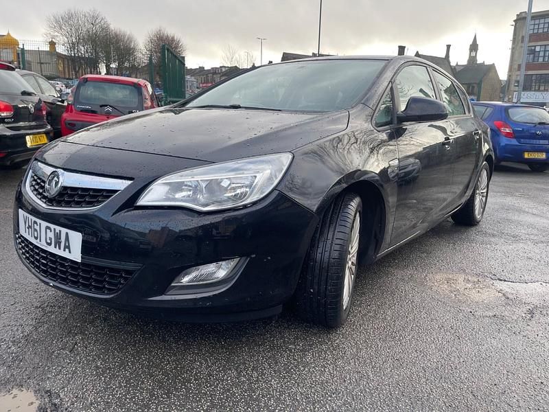 Used Vauxhall Astra Excite 2011 Black Hatchback