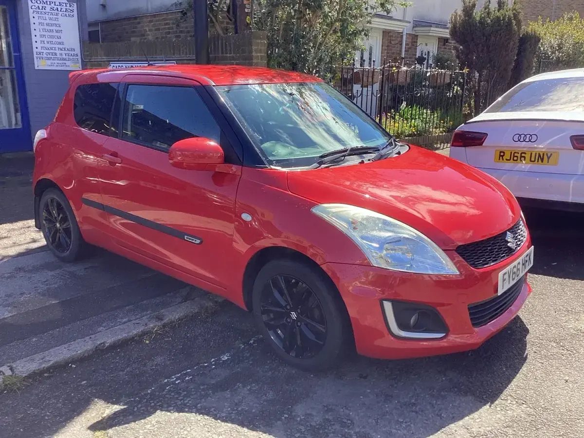 Begagnad Suzuki Swift SZ-L 2016 Röd Halvkombi