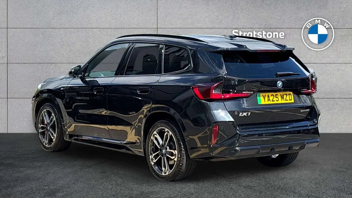 Usado BMW iX1 M Sport 147 kW (201 HP) 2025 Preto SUV