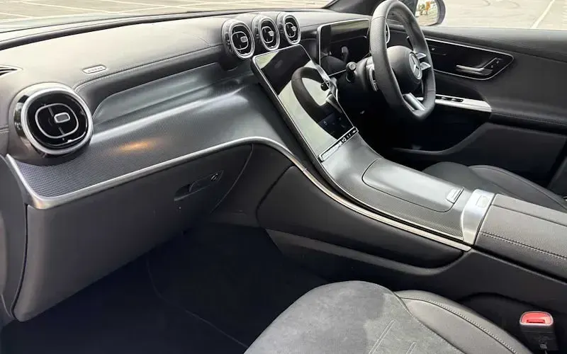Used Mercedes GLC300 Urban 313 HP (230 kW) 2025 Silver SUV