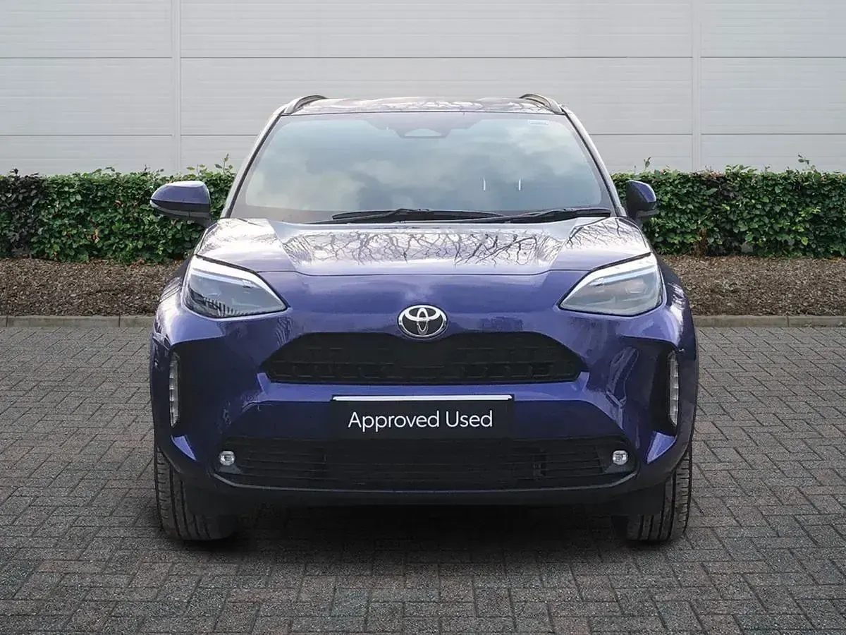 Used Toyota Yaris Design 2024 Blue Hatchback