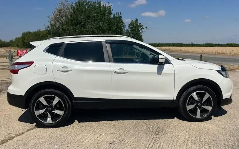 Used Nissan Qashqai N-TEC 110 HP (80 kW) 2015 White SUV
